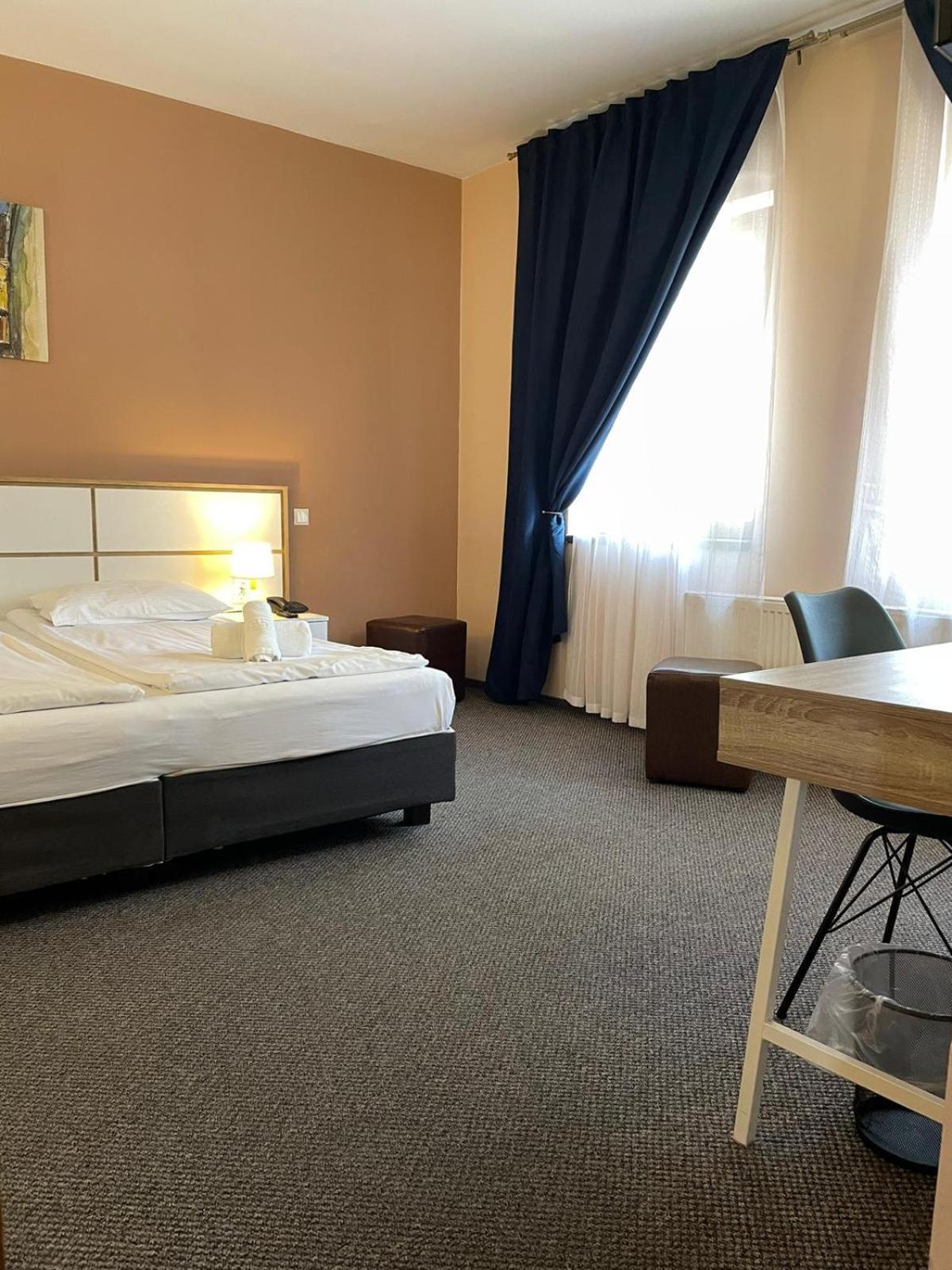 Long Street Hotel Brasov Phòng bức ảnh