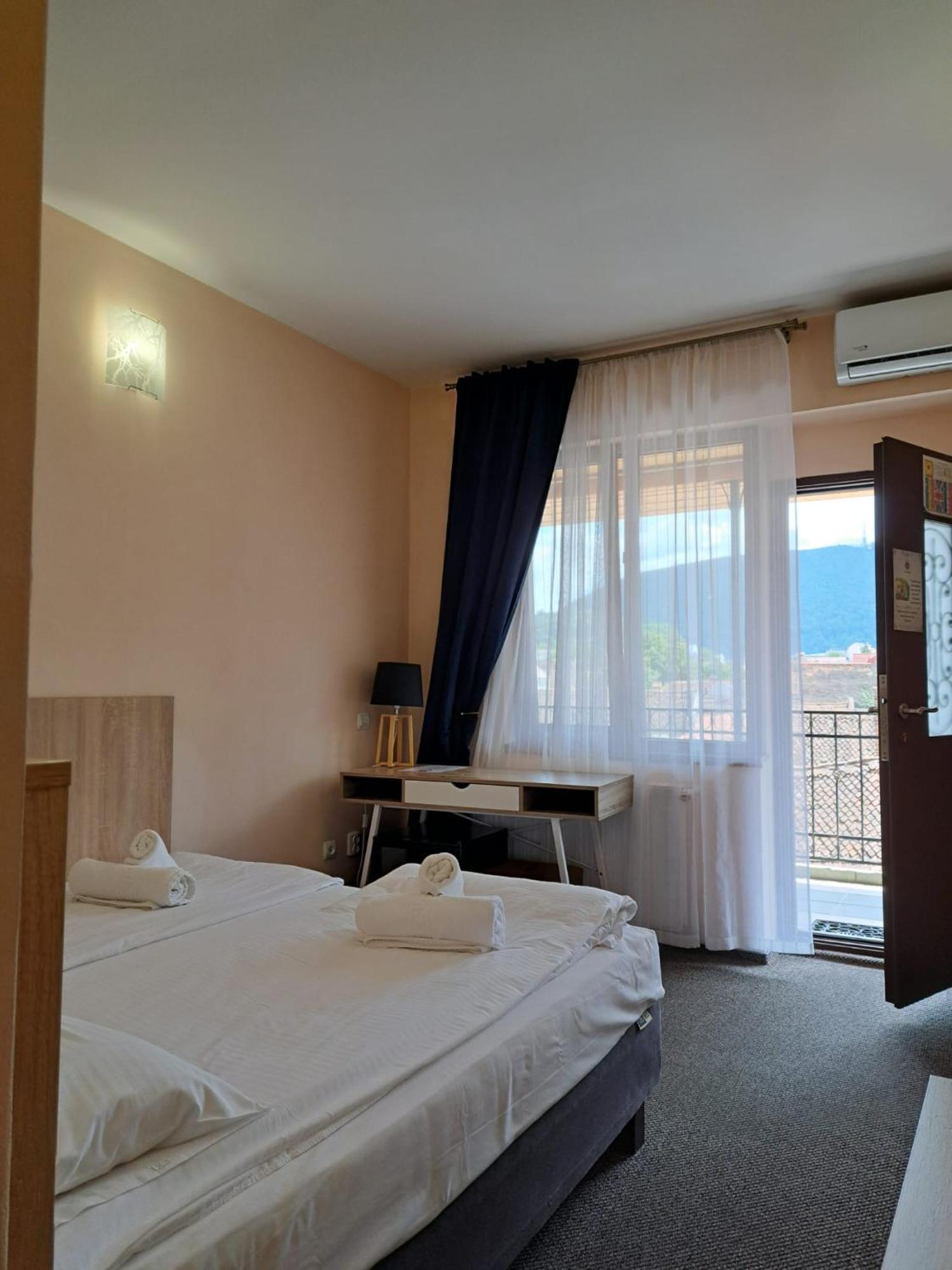 Long Street Hotel Brasov Phòng bức ảnh